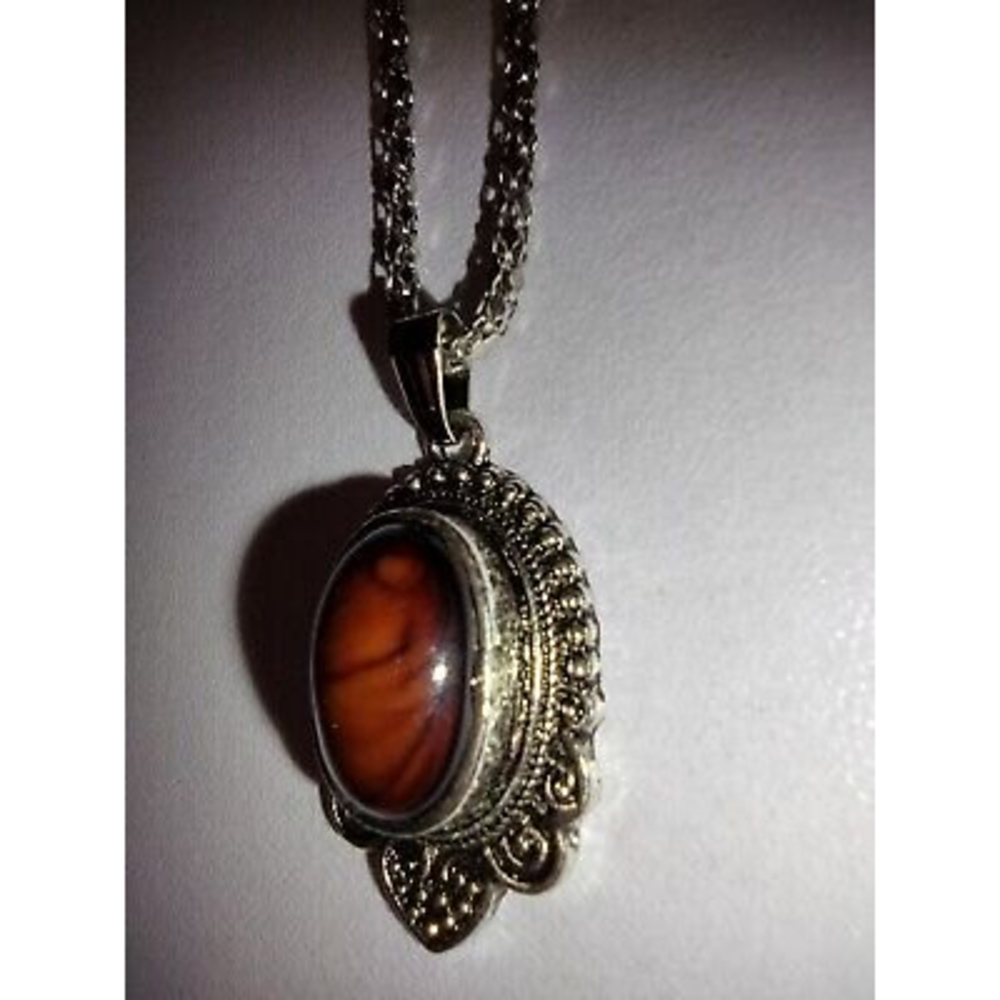 Fashion Necklace- Brownish Vintage Pendant Design, 18 inch chain - Picture 3 of 4